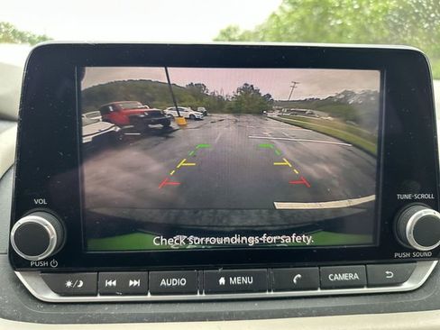 Used 2025 Nissan Rogue SV AWD/4WD image 26