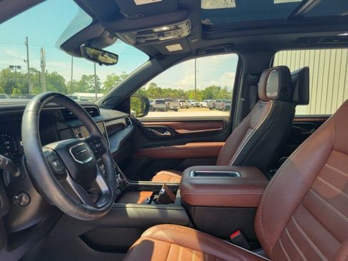 Used 2023 GMC Yukon Denali Ultimate w/ LPO, Floor Liner Package AWD/4WD image 12