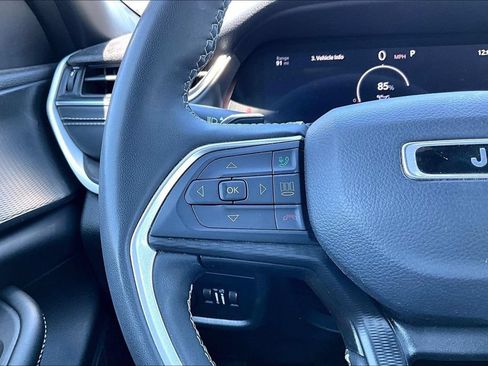 Used 2024 Jeep Grand Cherokee Altitude AWD/4WD image 11
