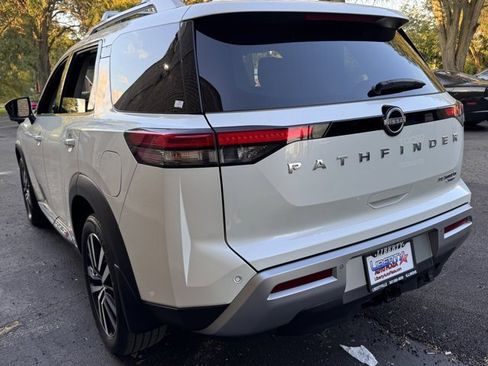 Used 2024 Nissan Pathfinder Platinum w/ Cargo Package image 26