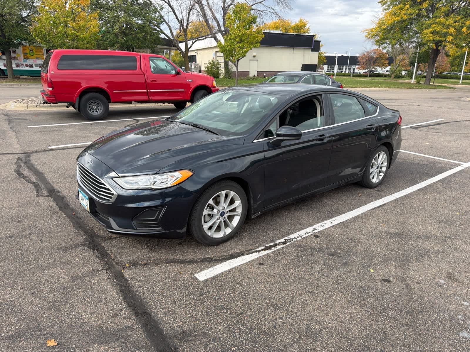Used 2020 Ford Fusion SE FWD image 5