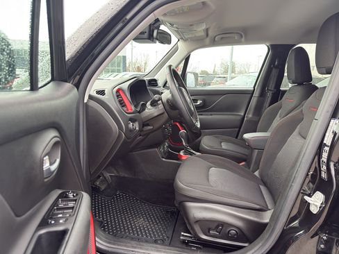 Used 2022 Jeep Renegade Trailhawk w/ Trailer Tow Group image 11