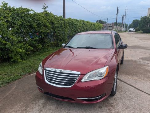 Used 2014 Chrysler 200 Limited FWD image 1