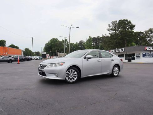Used 2013 Lexus ES 300h w/ Luxury Pkg FWD image 7