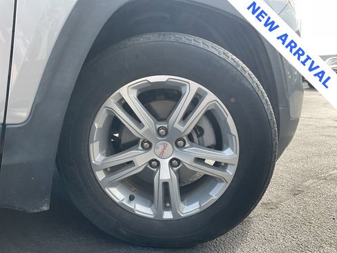 Used 2023 GMC Terrain SLE w/ Driver Convenience Package image 39