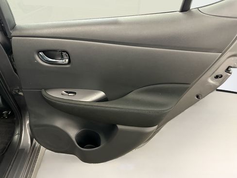 Used 2025 Nissan Leaf S FWD image 30