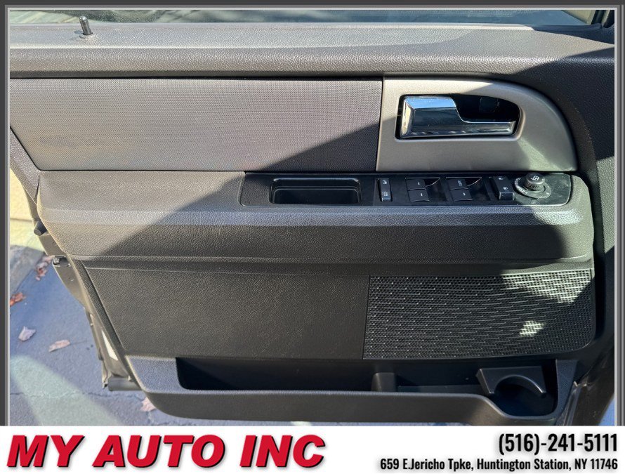 Used 2012 Ford Expedition Limited AWD/4WD image 25