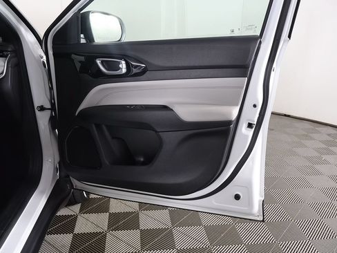 Used 2023 Jeep Compass Limited AWD/4WD image 22