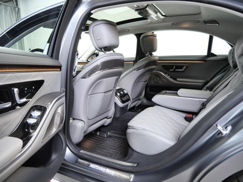 Used 2022 Mercedes-Benz S 580 4MATIC Sedan image 16