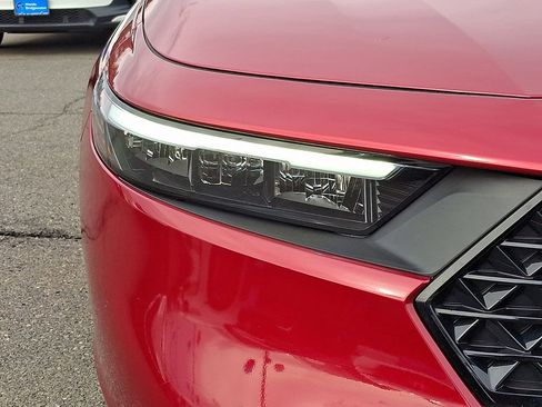 Used 2025 Honda Accord LX image 9