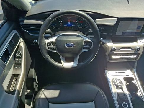 Used 2023 Ford Explorer XLT w/ Equipment Group 202A AWD/4WD image 13