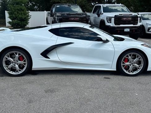 Used 2022 Chevrolet Corvette Stingray Premium Cpe w/ Z51 Performance Package RWD image 25
