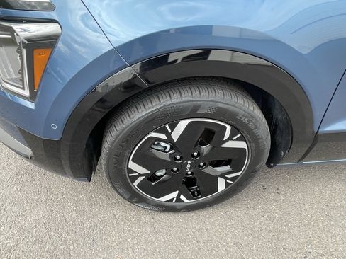 Used 2023 Kia Niro Wave FWD image 9