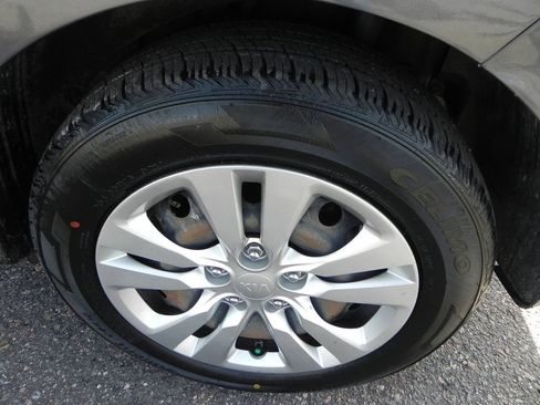 Used 2020 Kia Soul LX image 8