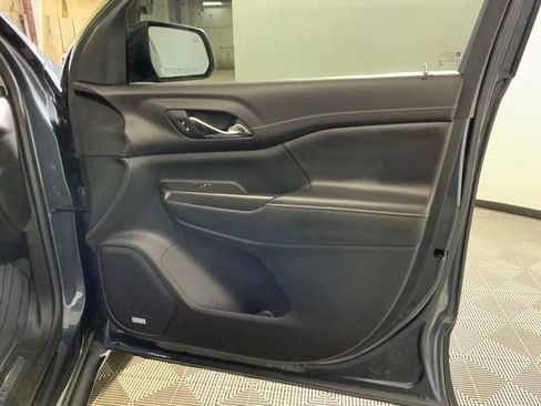 Used 2019 GMC Acadia SLT FWD image 41
