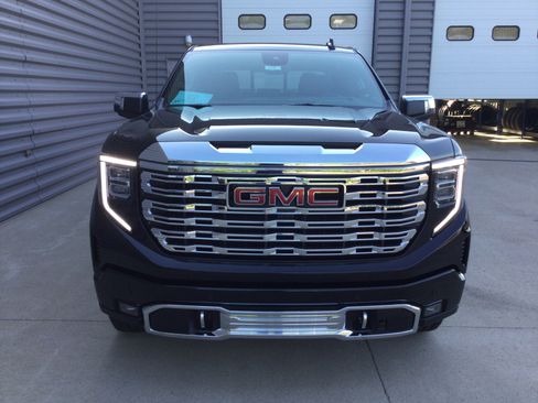 New 2026 GMC Sierra 1500 Denali w/ Technology Package AWD/4WD image 3