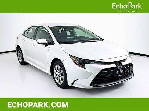 Used 2024 Toyota Corolla LE image 1