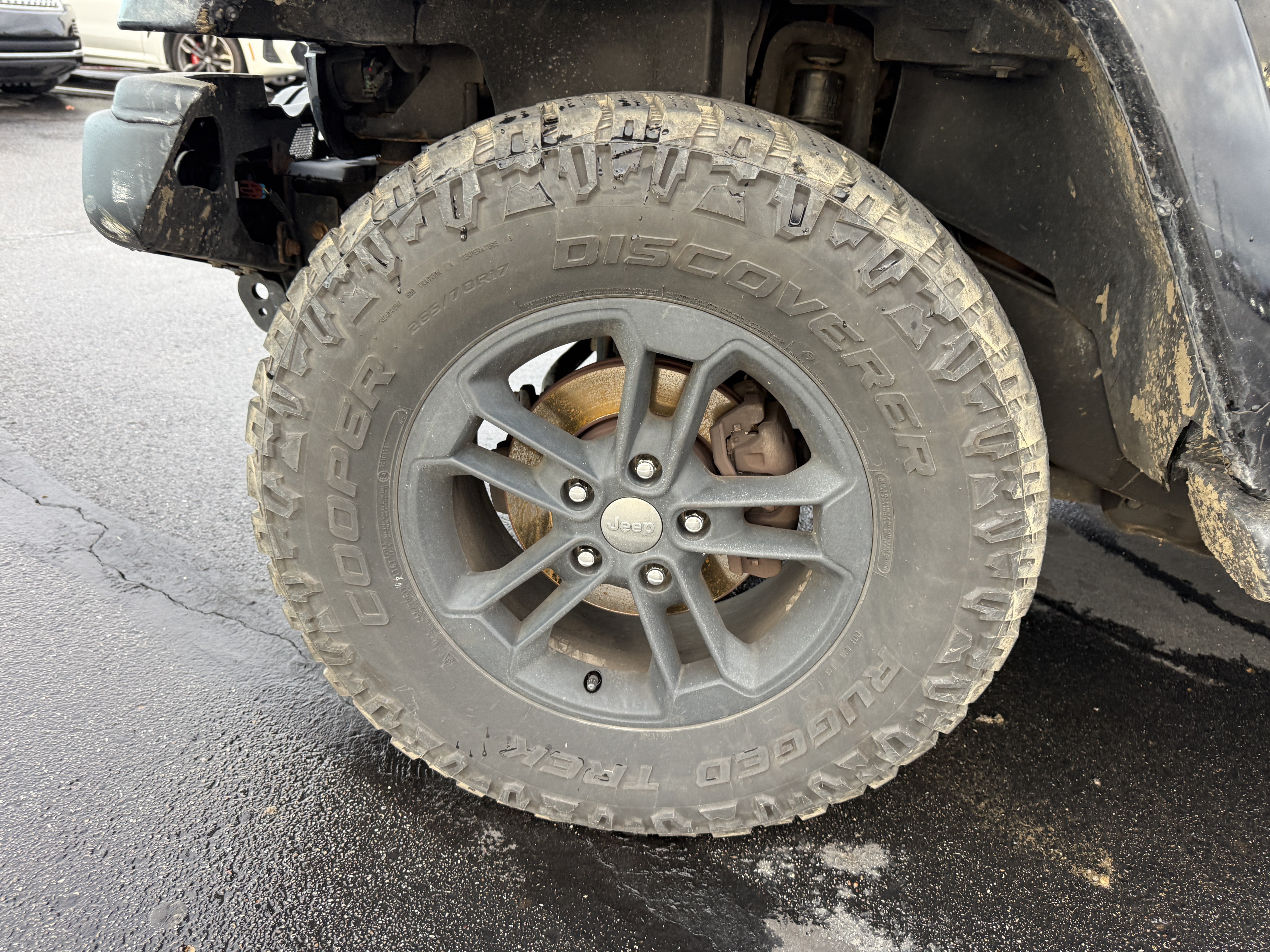 Used 2017 Jeep Wrangler Unlimited Sahara AWD/4WD image 7