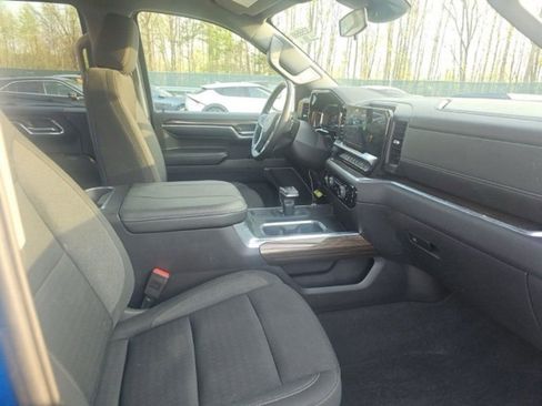 Used 2024 Chevrolet Silverado 1500 LT Trail Boss w/ Protection Package AWD/4WD image 8