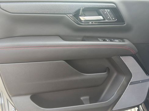 New 2026 GMC Yukon AT4 Ultimate w/ LPO, Floor Liner Package AWD/4WD image 10