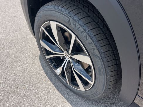 New 2026 Volkswagen Atlas SEL Premium R-Line AWD/4WD image 5