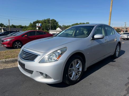 Used 2015 INFINITI Q40 AWD w/ Navigation Package image 3