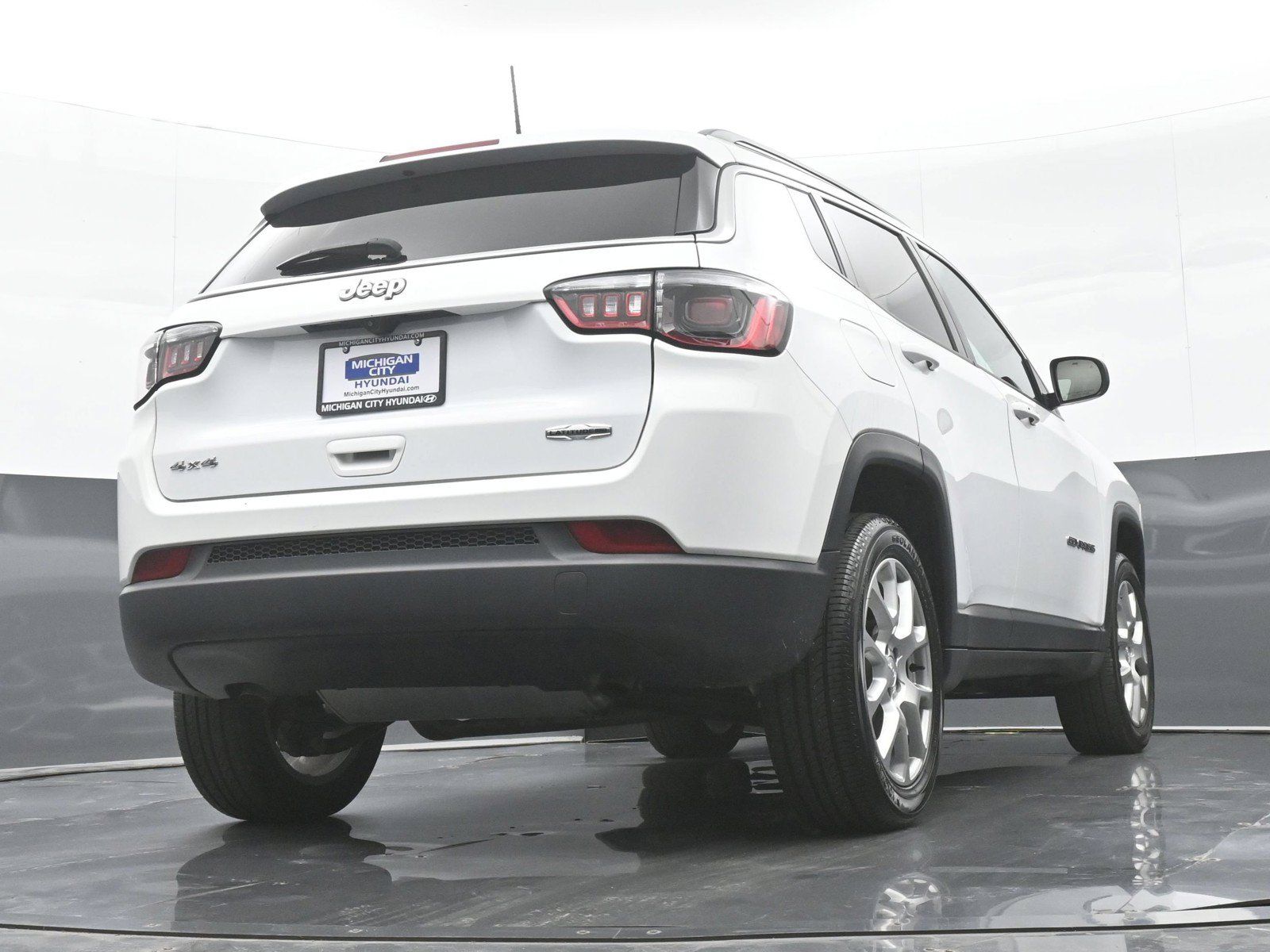 Used 2023 Jeep Compass Latitude AWD/4WD image 39