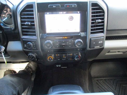 Used 2017 Ford F150 XLT w/ Equipment Group 302A Luxury image 29
