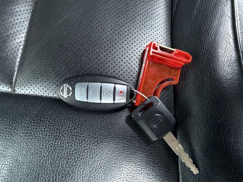 Used 2020 Nissan Titan PRO-4X w/ Pro-4x Convenience Package image 48