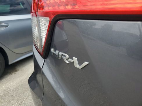 Used 2019 Honda HR-V Sport image 10