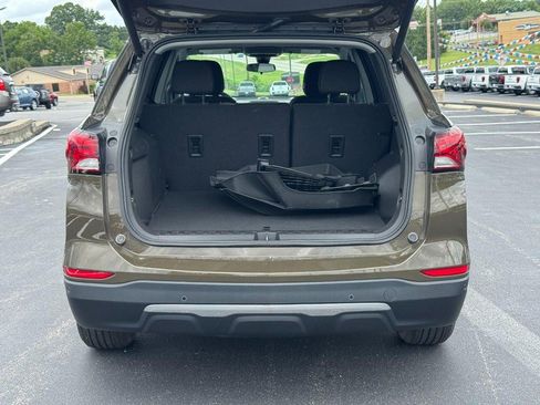 Used 2024 Chevrolet Equinox LT w/ LPO, Floor Liner Package FWD image 5