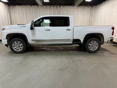 Used 2024 Chevrolet Silverado 3500 High Country w/ High Country Premium Package AWD/4WD image 15