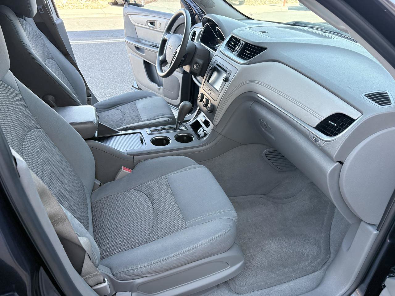 Used 2016 Chevrolet Traverse LS FWD image 9