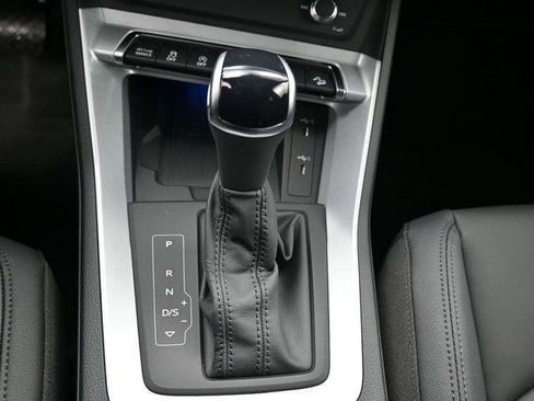 Used 2024 Audi Q3 2.0T Premium Plus image 27