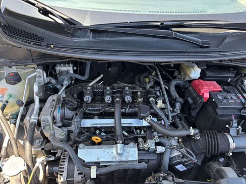 Used 2025 Nissan Versa SV FWD image 30