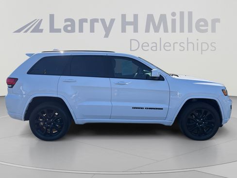 Used 2021 Jeep Grand Cherokee Laredo X AWD/4WD image 6