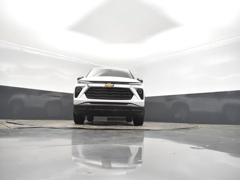 New 2025 Chevrolet TrailBlazer LS w/ LS Convenience Package FWD image 45