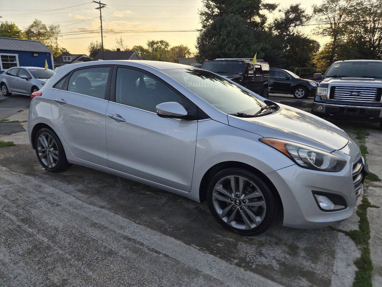 Used 2016 Hyundai Elantra GT w/ Option Group 02 FWD image 6