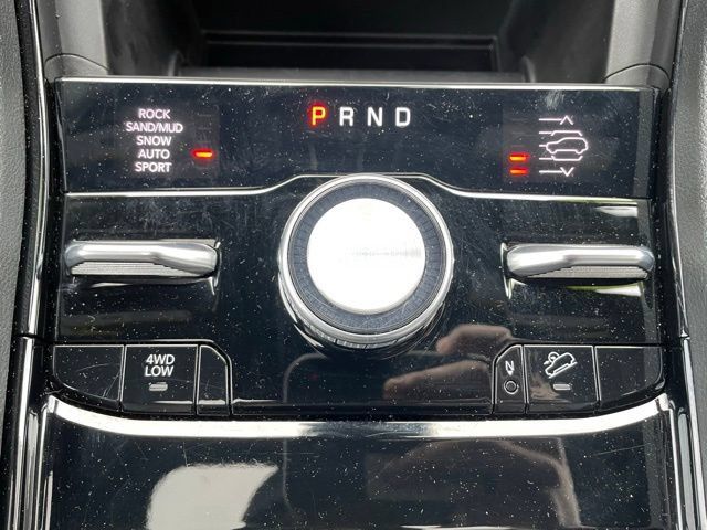 Used 2024 Jeep Grand Cherokee L Summit w/ High Altitude Package AWD/4WD image 18