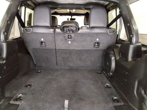 Used 2021 Jeep Wrangler Unlimited Sahara w/ Uconnect 4C Nav & Sound Group image 9