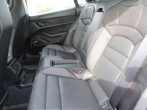 Used 2020 Porsche Taycan 4S image 34