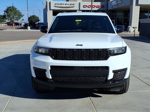 New 2025 Jeep Grand Cherokee L Altitude AWD/4WD image 2