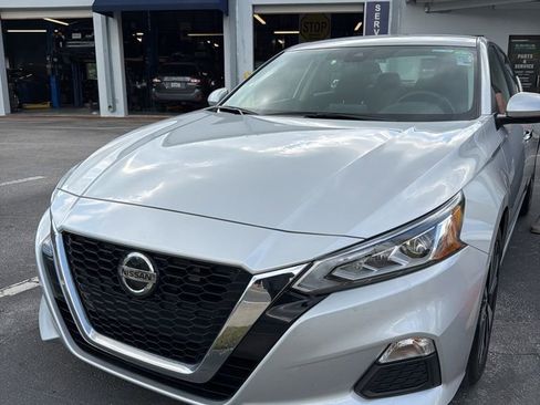 Used 2022 Nissan Altima 2.5 SV image 4