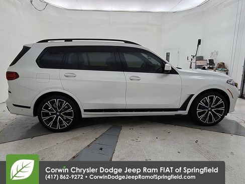Used 2022 BMW X7 xDrive40i w/ M Sport Package image 9