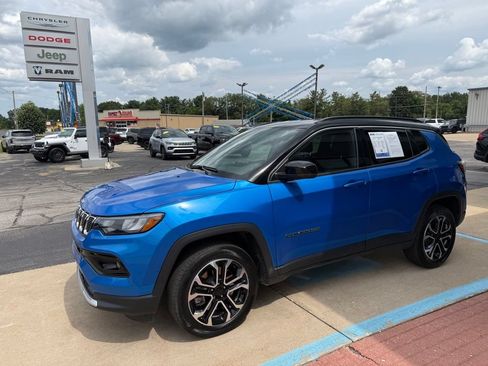 Used 2024 Jeep Compass Limited AWD/4WD image 8