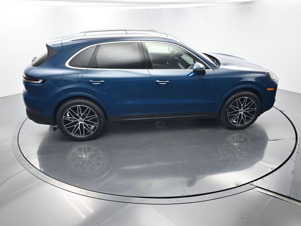 Certified 2024 Porsche Cayenne AWD/4WD image 41