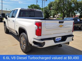 Used 2024 Chevrolet Silverado 2500 High Country w/ High Country Premium Package AWD/4WD video 3
