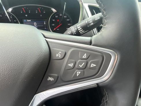 Used 2023 Chevrolet Equinox LT FWD image 18
