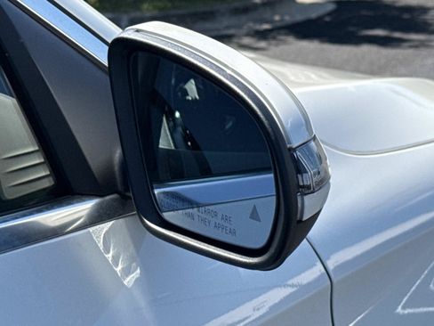 Used 2017 Mercedes-Benz GLC 300 4MATIC image 23