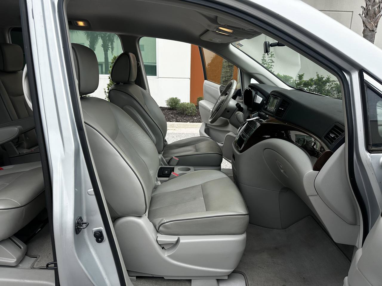 Used 2015 Nissan Quest SV w/ Leather Package FWD image 9